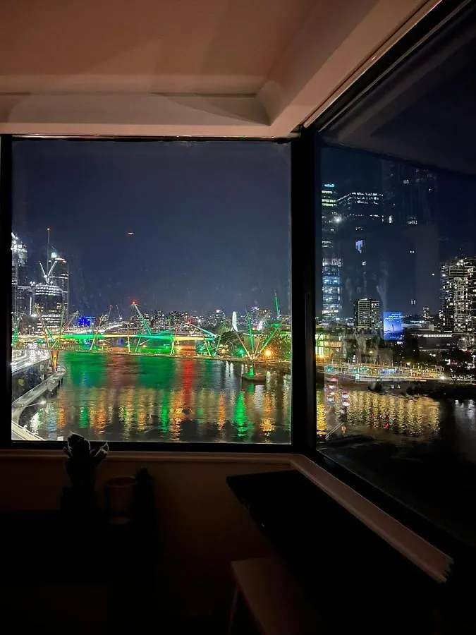 Brisbane Riverside Retreat 0*,  Αυστραλία